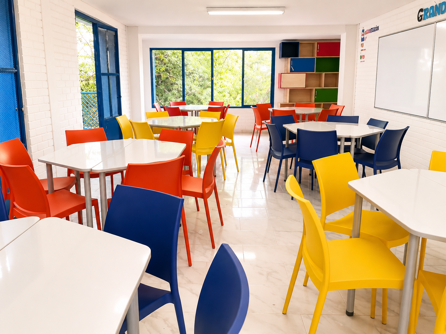 Liceo de la Amistad — proyecto de mobiliario institucional en Cali