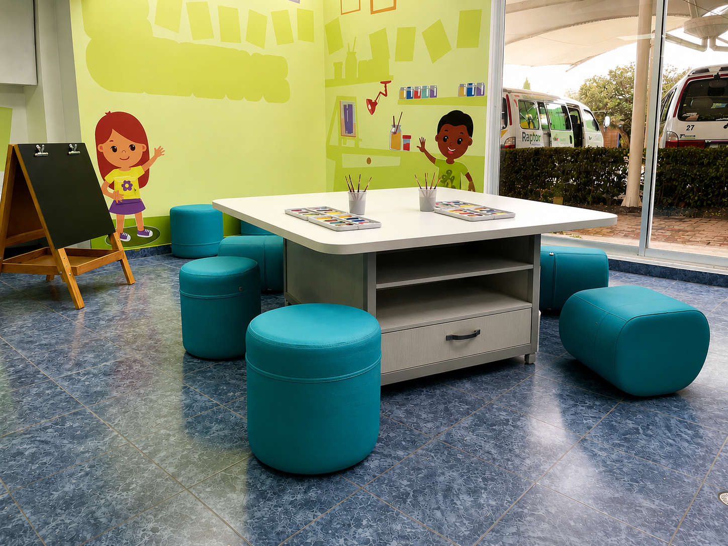 Aulas Maker & STEM  — proyecto de mobiliario institucional en Bogotá