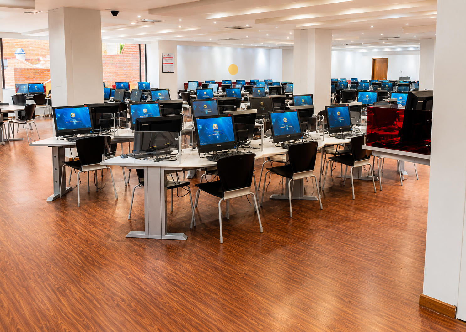 Modernización Biblioteca Universitaria — proyecto de mobiliario institucional en Bogotá